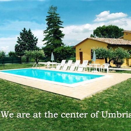 Casale Il Colle Deruta Villa Bagian luar foto