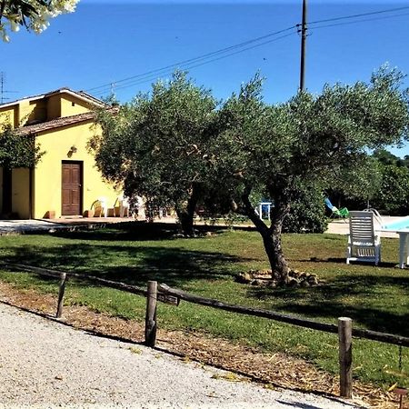 Casale Il Colle Deruta Villa Bagian luar foto