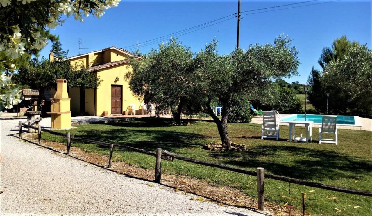 Casale Il Colle Deruta Villa Bagian luar foto