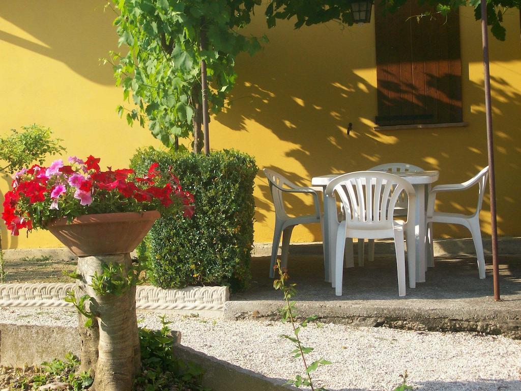 Casale Il Colle Deruta Villa Bagian luar foto
