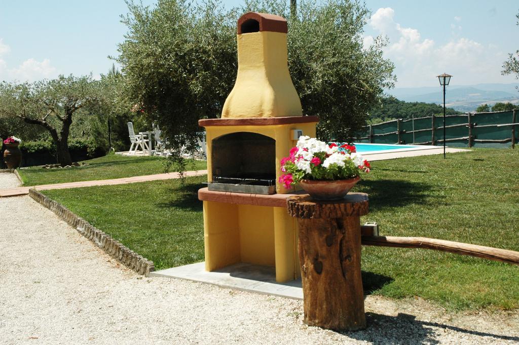 Casale Il Colle Deruta Villa Bagian luar foto